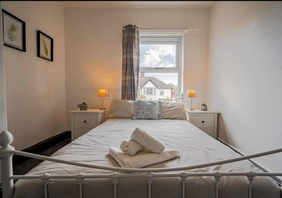 Spacious Town House Lytham St Annes Exterior foto